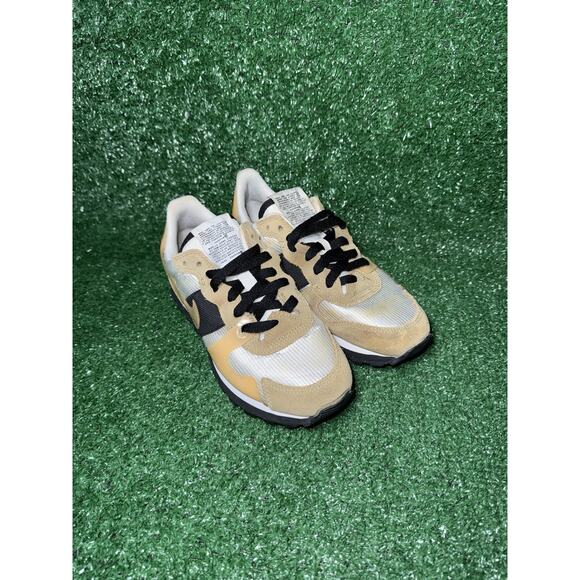 Nike V-Love OX Sneakers Women’s Size 5 Beige White Athletic Mesh Running Shoes - Picture 2 of 9